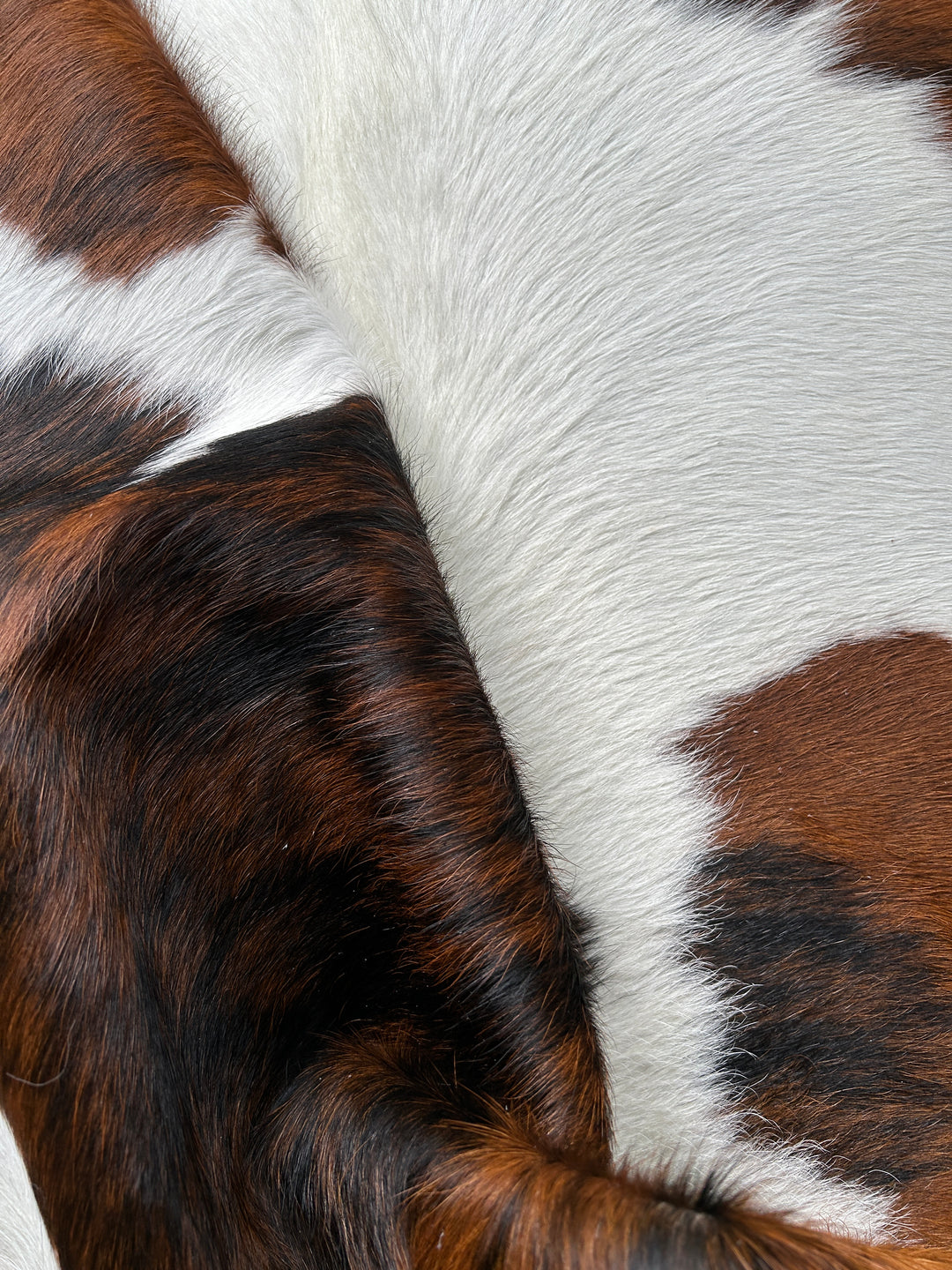 Premium Cowhide Rug 425  234cm x 195cm (92" x 77") - cowhiderugslondon.co.uk