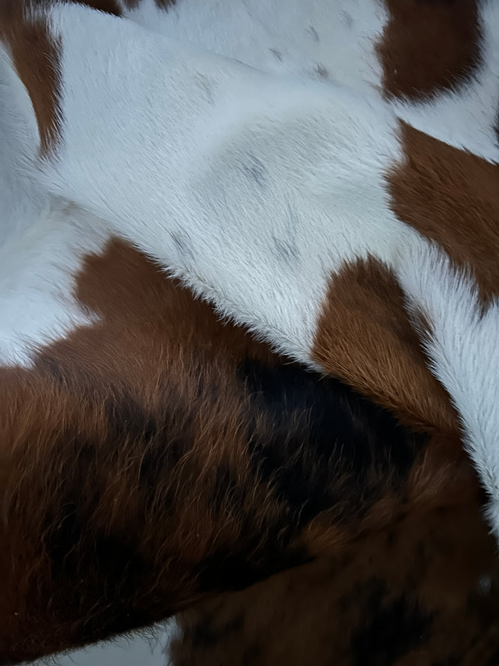 Premium Cowhide Rug 409  226cm x 191cm (89" x 75") - cowhiderugslondon.co.uk