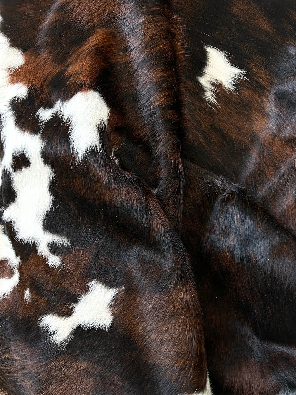 Premium  Cowhide Rug medium   1.86m x 1.70m - cowhiderugslondon.co.uk