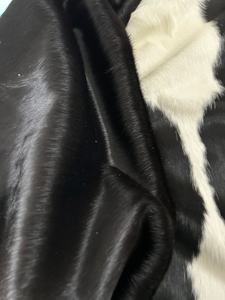 Premium Cowhide Rug 435   232cm x 198cm (91" x 78") XXL - cowhiderugslondon.co.uk