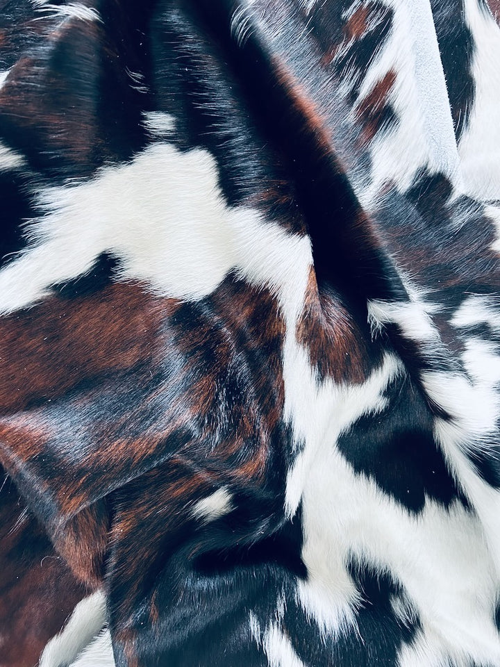 Cowhide Rug Premium D615 Size 2m x 1.76m - cowhiderugslondon.co.uk