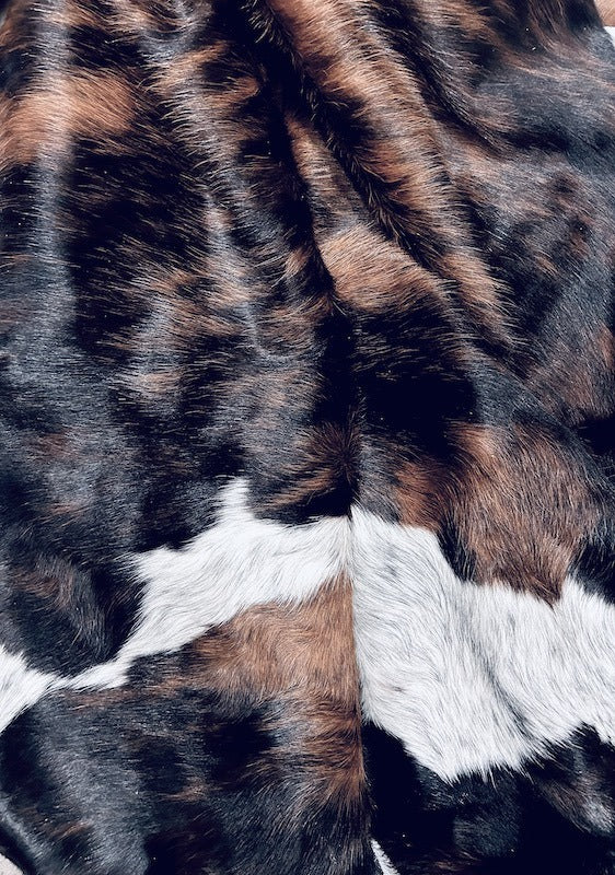 Premium Cowhide Rug AM274     204cm x 187cm - cowhiderugslondon.co.uk