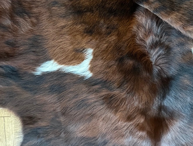 Cowhide Rug AS124        1.79m x 1.74m - cowhiderugslondon.co.uk