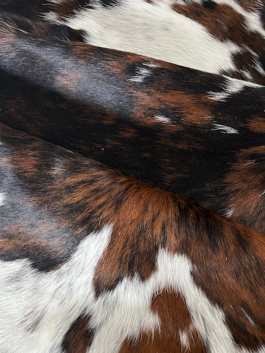 Premium Cowhide Rug DL525     230cm x 185cm - cowhiderugslondon.co.uk